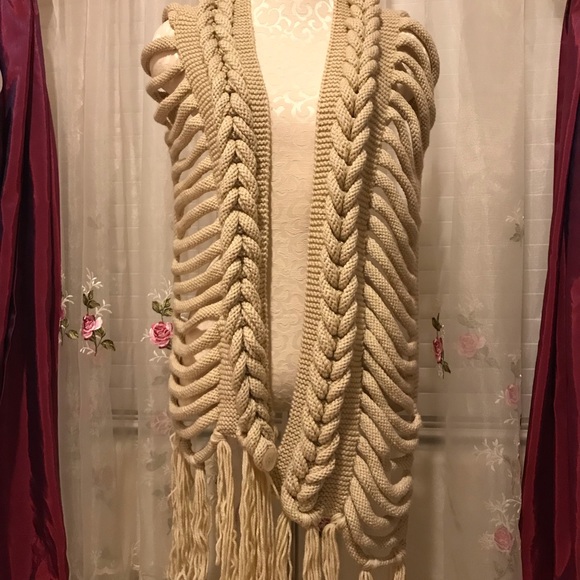 Scarfs - Picture 3 of 8